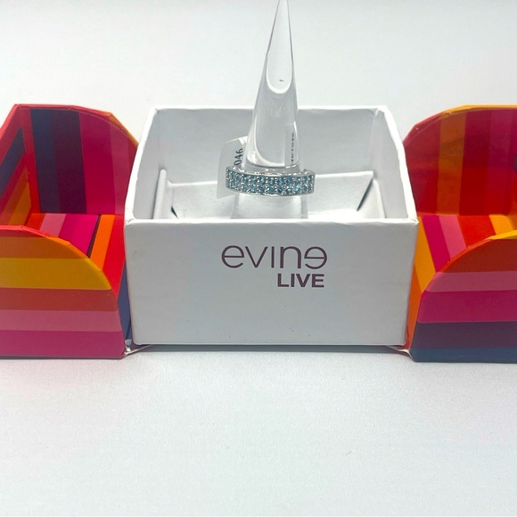 NEW With Tags Sterling Silver Band Ring With Aquamarine (?) Gems Size 7 - Picture 1 of 10